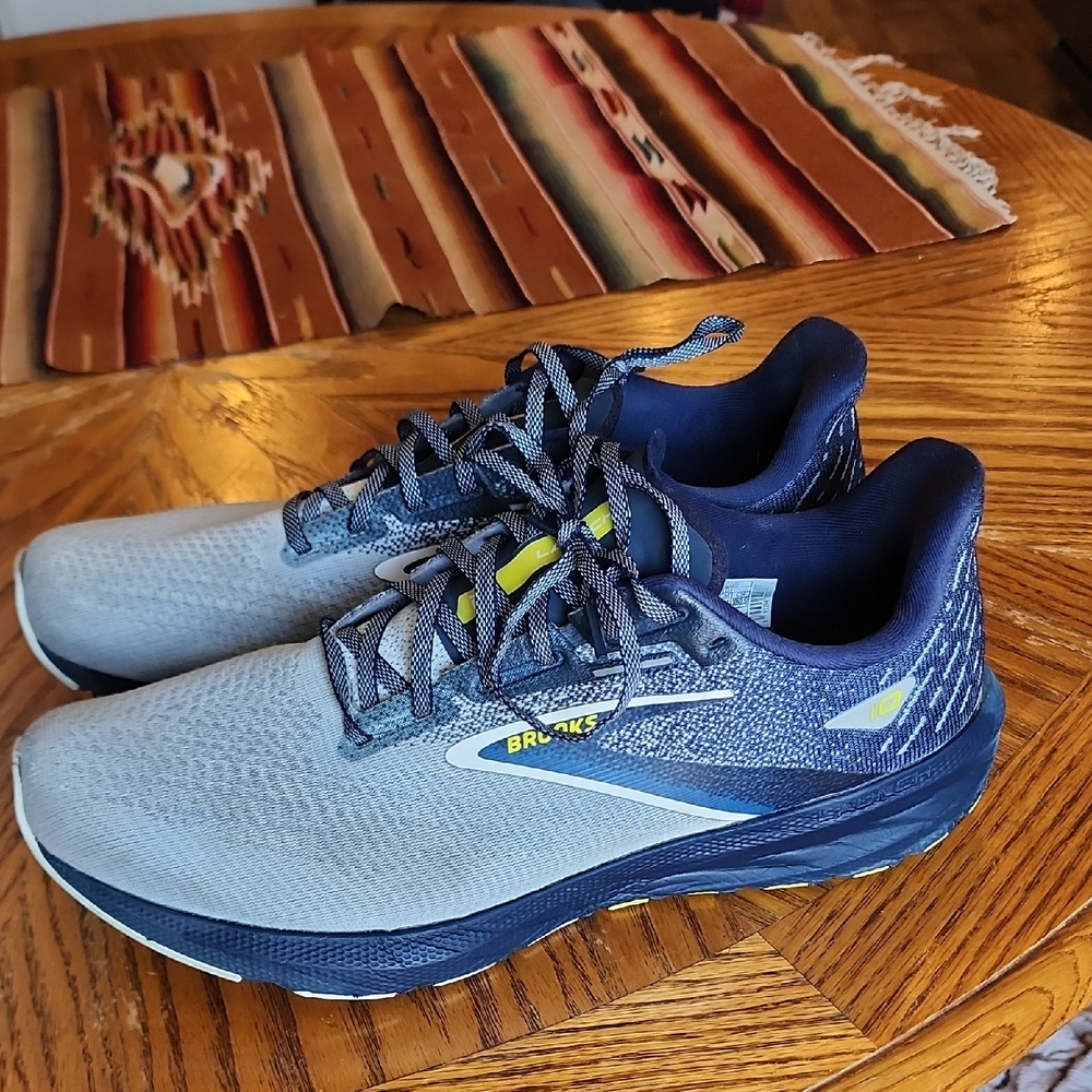 BROOKS Lanch 10 Running Shoes